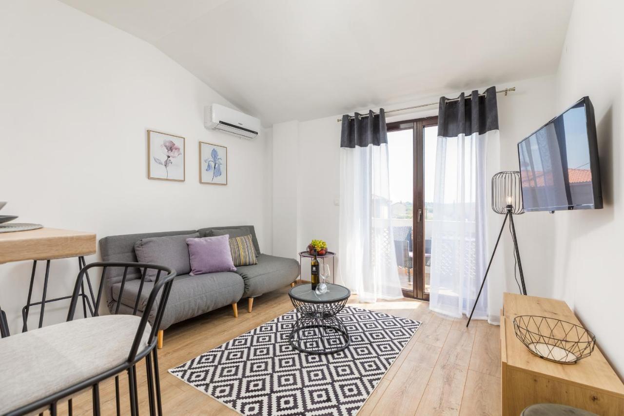 Wine House Apartments & Rooms Marceta ฟาชานา ภายนอก รูปภาพ