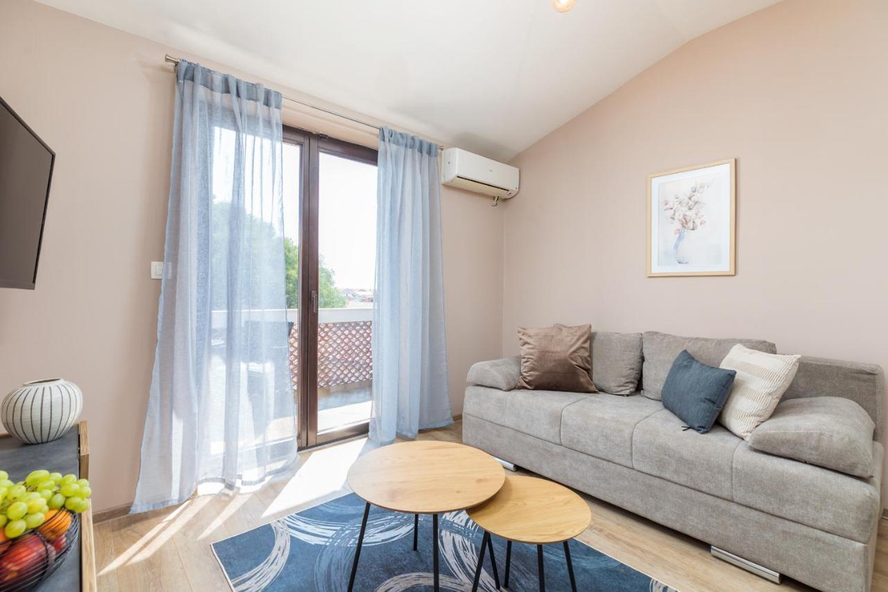 Wine House Apartments & Rooms Marceta ฟาชานา ภายนอก รูปภาพ